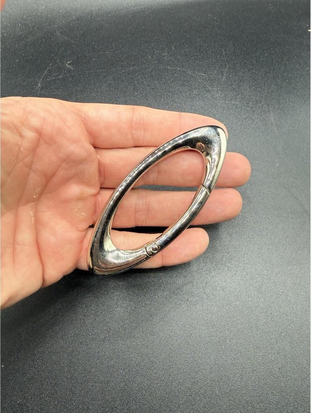Oakley Chrome Silver Vintage Ellipse Carabiner Metal Keychain